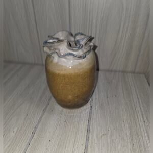 Vtg Hand Turned Studio Art Ruffle Top 7" Handmade Flower Vase Artist Signature